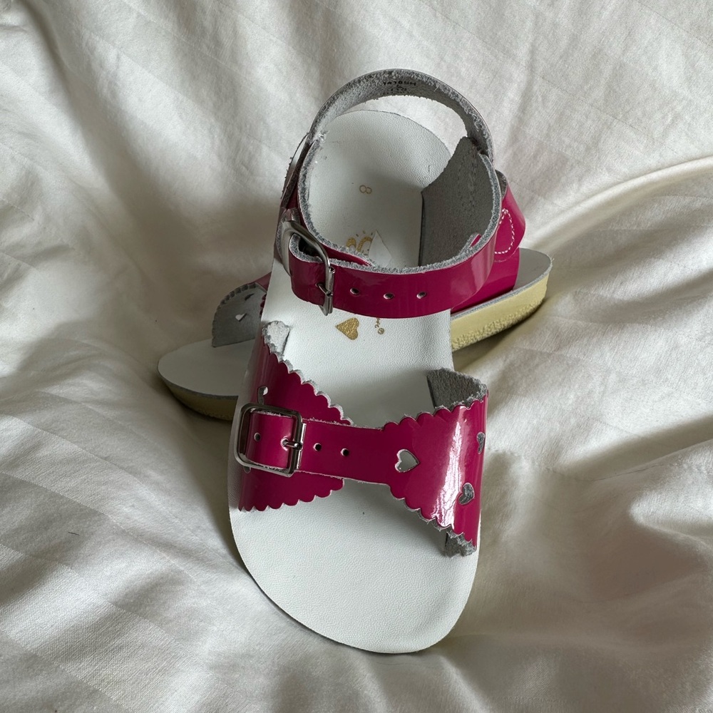 Sun-San salt water sandals in fuchsia